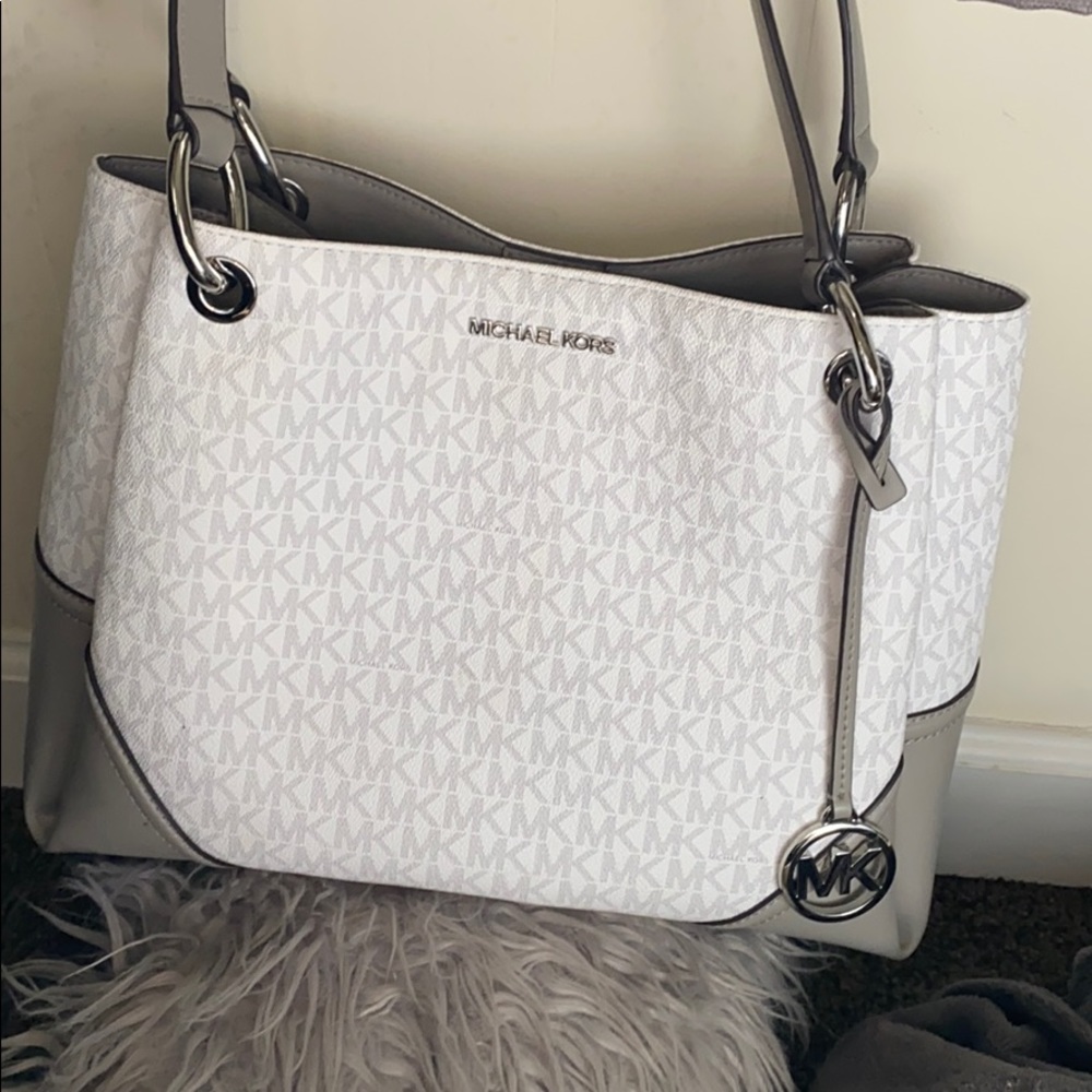 Michael Kors purse / wallet